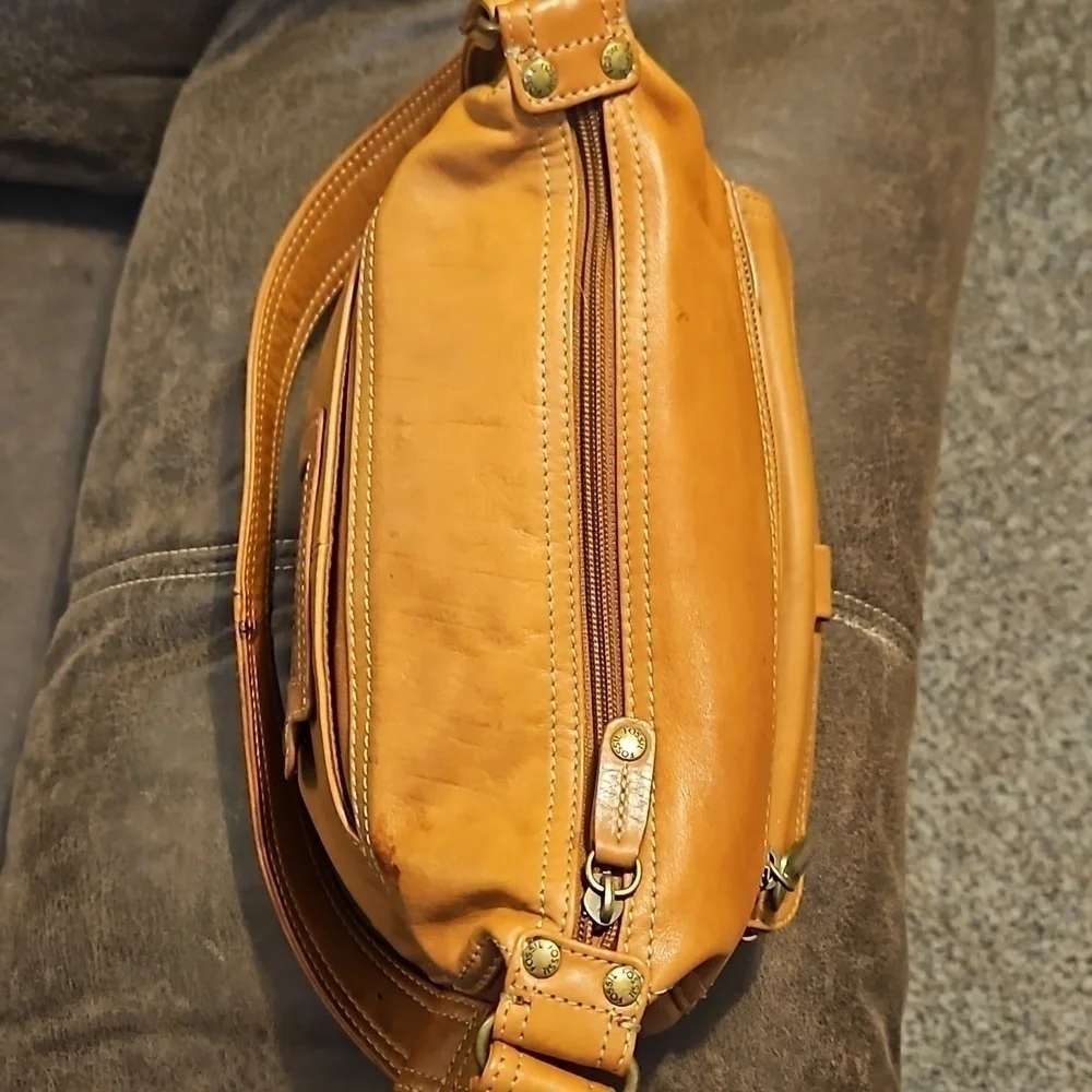VTG FOSSIL 1980s Camel Leather Shoulder Bag